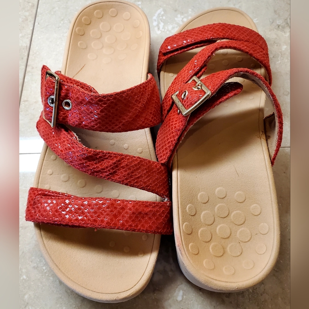 Vionic Red Rio Pacific Comfortable Strappy Sz 8 Wedge 2" Heeled Sandals - Picture 9 of 11